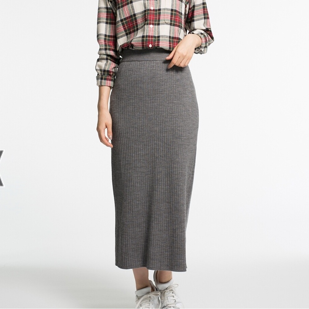 NEW UNIQLO RIBBED MIDI SKIRT